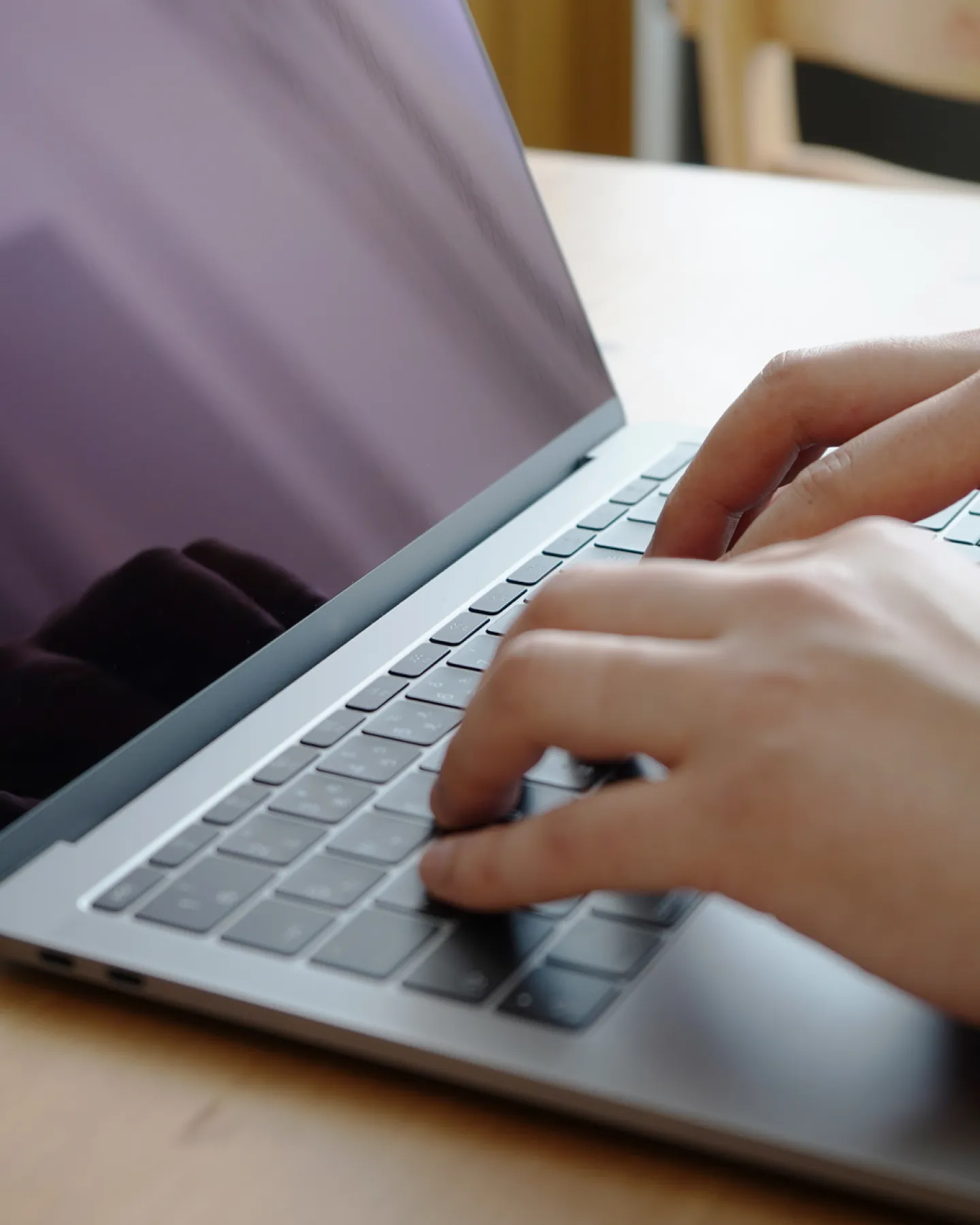 執筆中のライターのイメージ